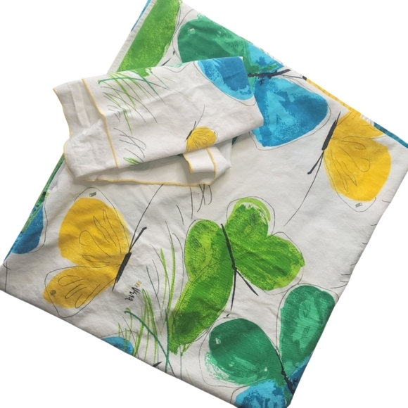 Vintage Other - Vera Vintage Tablecloth + 2 Matching Napkins